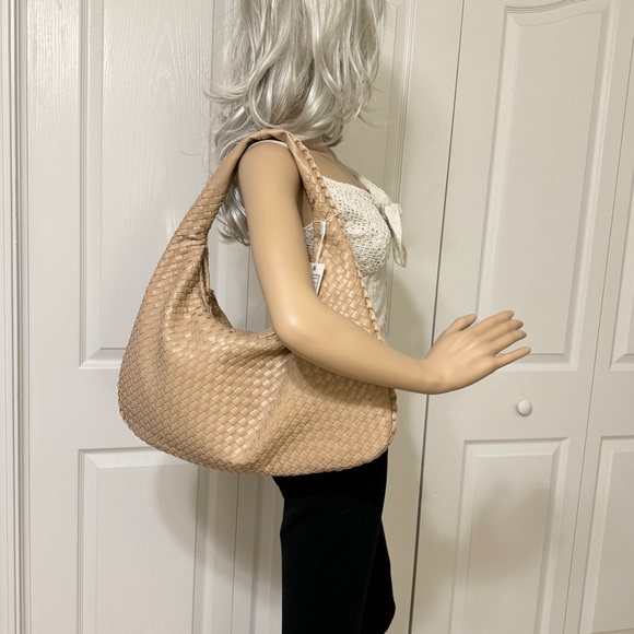 NEW Urban Expressions Laverne Hobo Weave Handbag - Picture 5 of 13